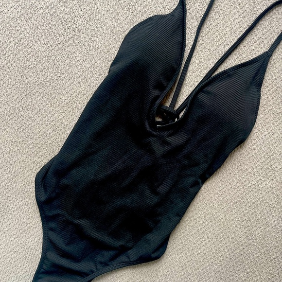 Black one piece swimsuit size medium - Picture 5 of 5